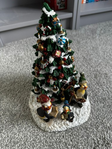 Albero natale con pinguino - di,